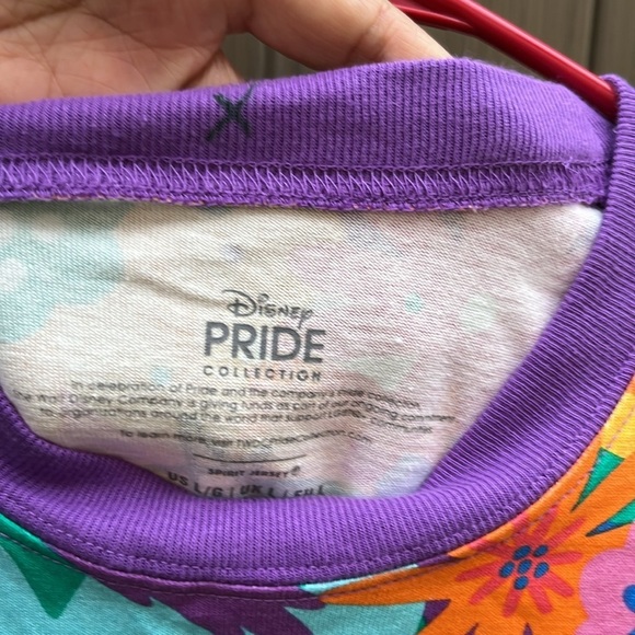 Share Disney Parks Pride Collection Spirit Jersey Rainbow Mickey Women's L LQBTQ - Picture 4 of 11